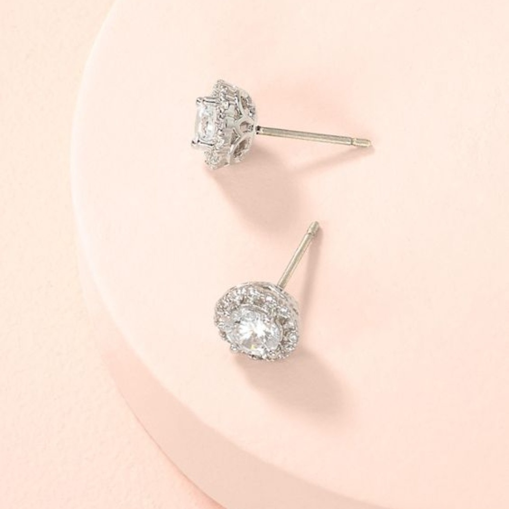 Duchess studs